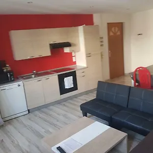 https://13-rue-de-la-fontaine-f11.midi-pyreneeshotels.com